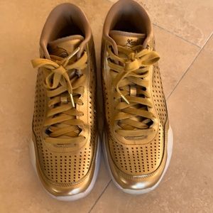 Authentic Men’s Nike KOBE X Mid EXT Gold Shoe